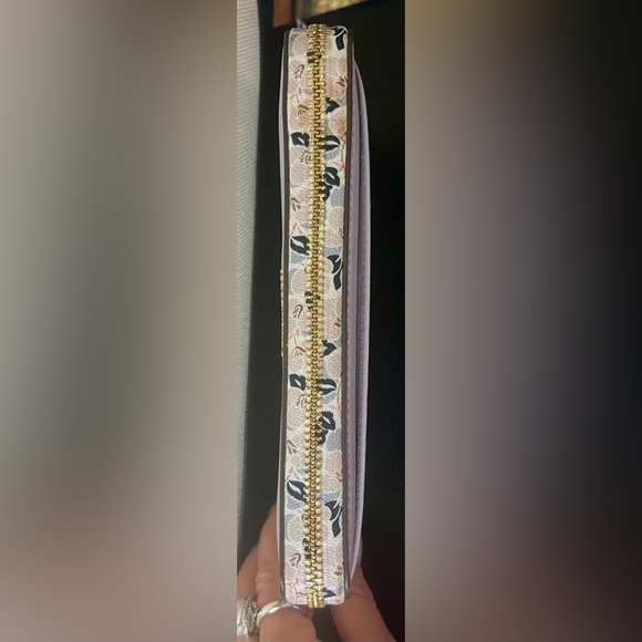 Kate Spade Lilac and Floral Wallet Like New Condition! - Picture 10 of 14